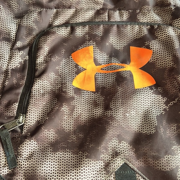 Unisex Under Armour sackpack. Lots of storage. Brown camouflage Great condition - Picture 5 of 11